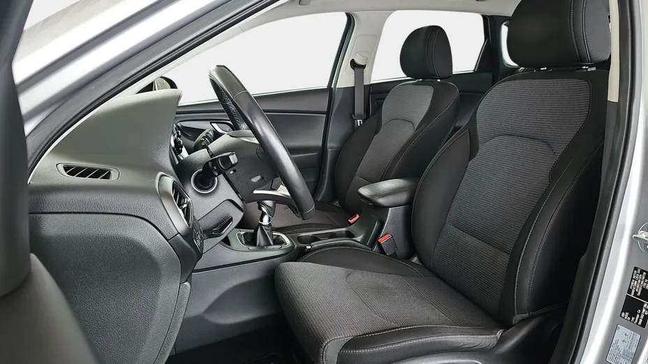 HYUNDAI i30 i30 1.5 DPI Classic +