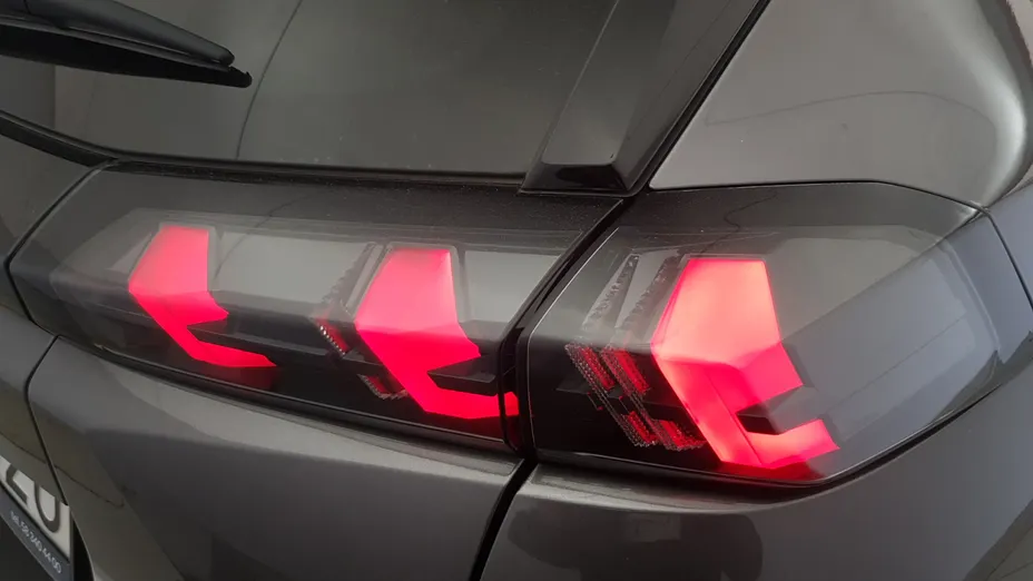 PEUGEOT 2008 2008 1.2 PureTech Allure S&S EAT8