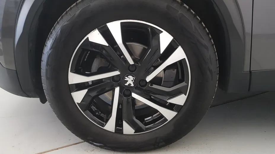 PEUGEOT 2008 2008 1.2 PureTech Allure S&S EAT8