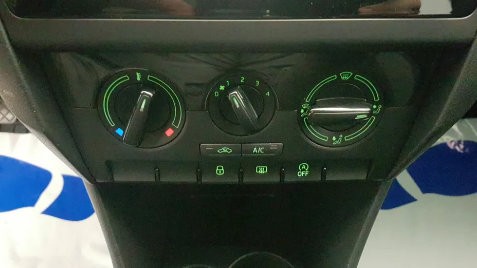 SKODA Rapid Rapid 1.0 TSI Ambition