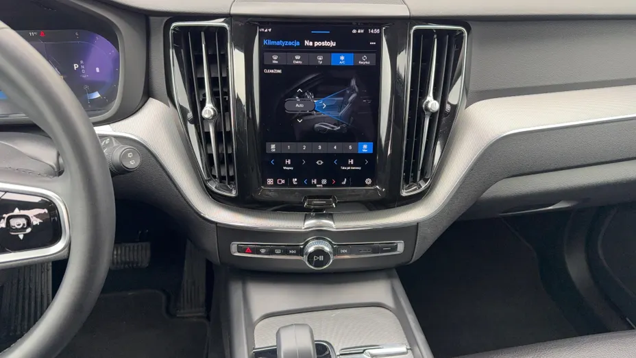 VOLVO XC60 XC60 B4 D AWD Plus Bright aut