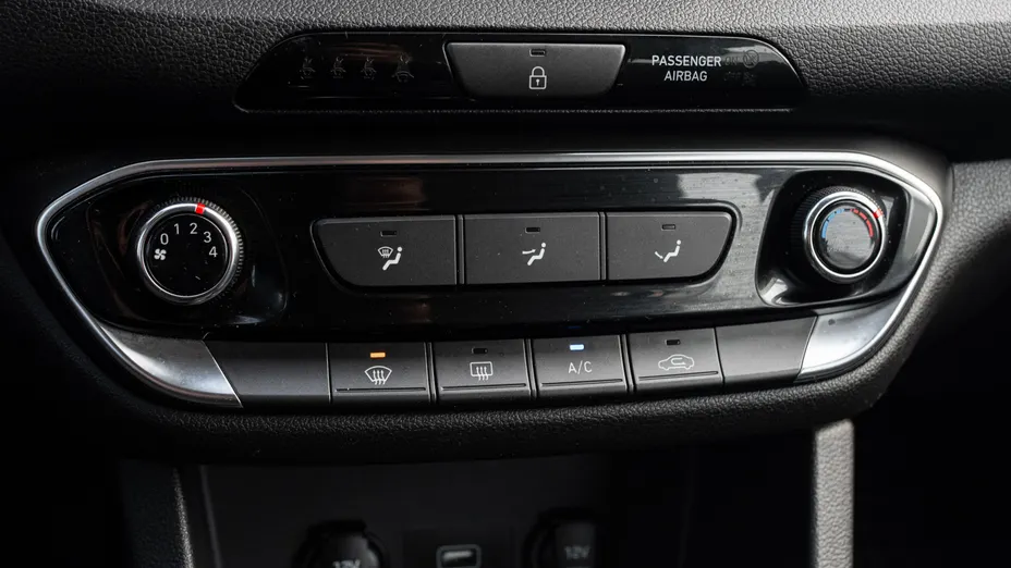 HYUNDAI i30 i30 1.0 T-GDI Modern