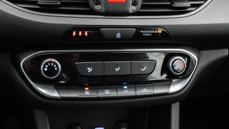 HYUNDAI i30 i30 1.0 T-GDI Modern