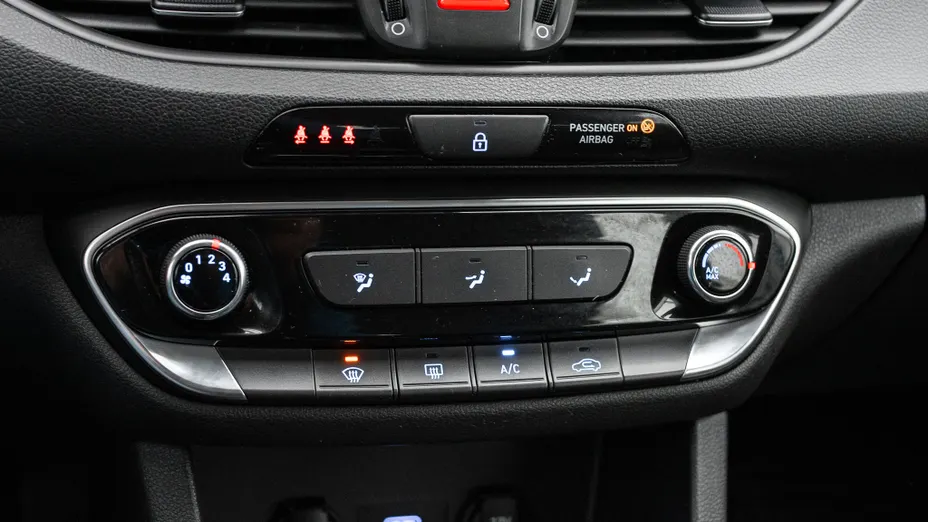 HYUNDAI i30 i30 1.0 T-GDI Modern