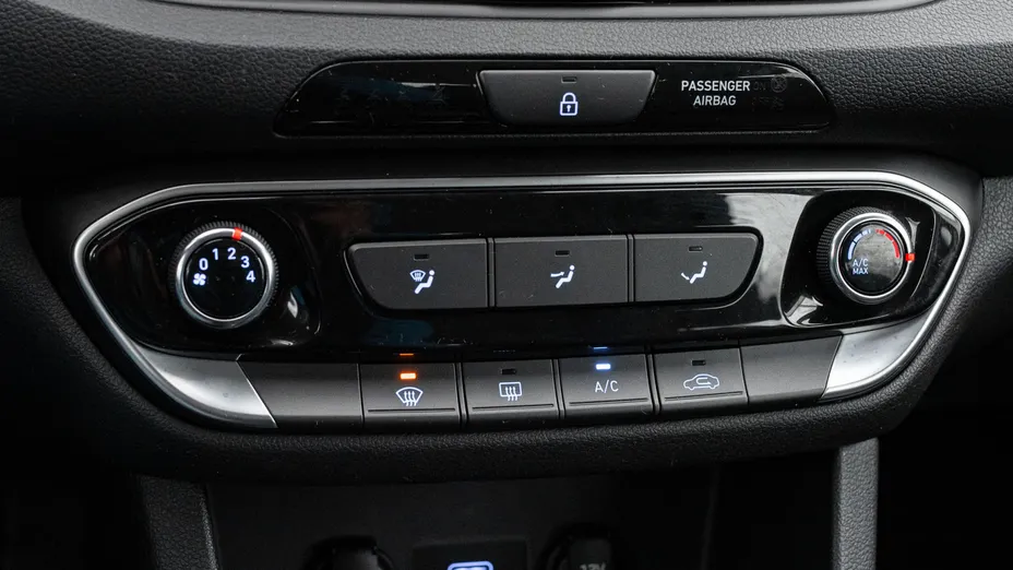 HYUNDAI i30 i30 1.0 T-GDI Modern