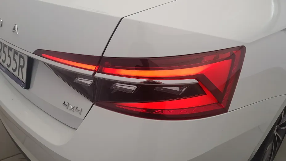SKODA Superb Superb 2.0 TSI 4x4 L&K DSG