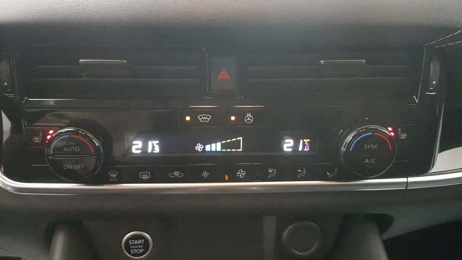 NISSAN Qashqai Qashqai 1.3 DIG-T mHEV N-Connecta Xtronic