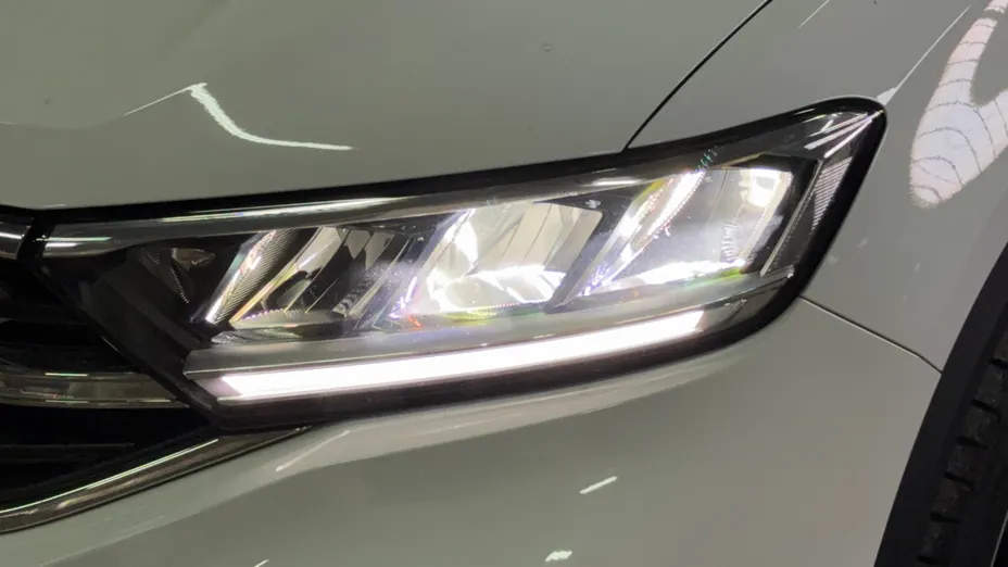 VOLKSWAGEN T-ROC T-ROC 1.5 TSI R-Line DSG