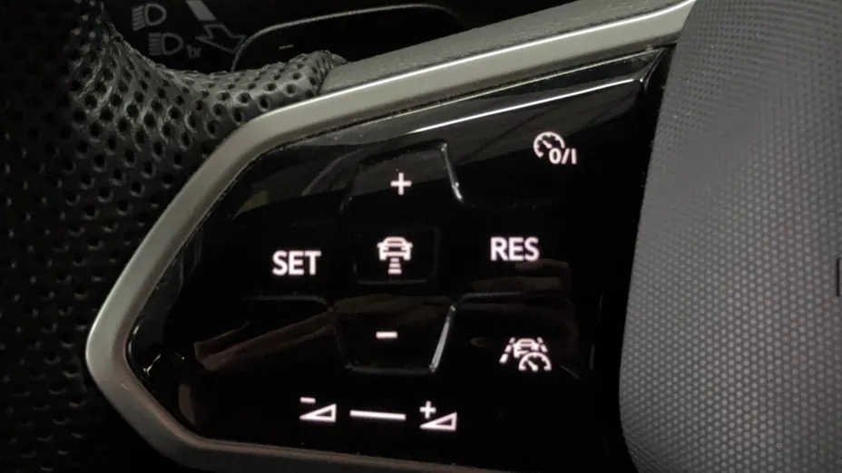 VOLKSWAGEN T-ROC T-ROC 1.5 TSI R-Line DSG