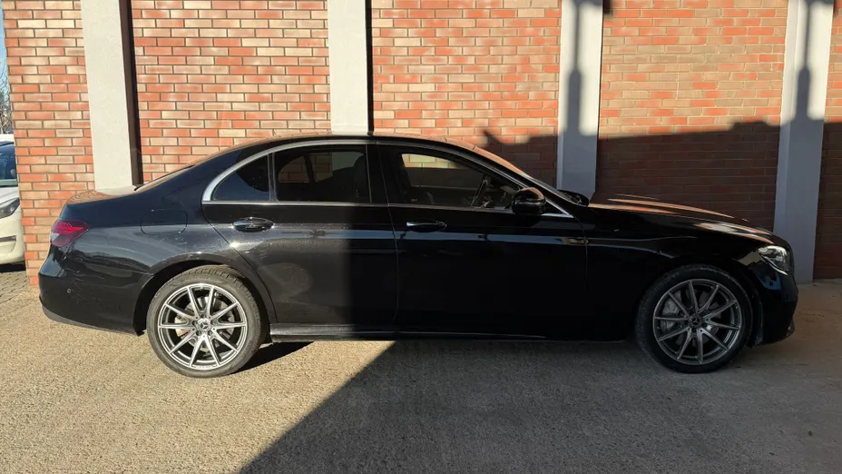 MERCEDES-BENZ E Klasa E 300 de AMG
