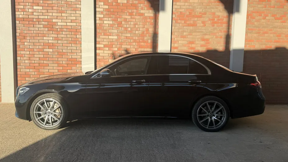 MERCEDES-BENZ E Klasa E 300 de AMG
