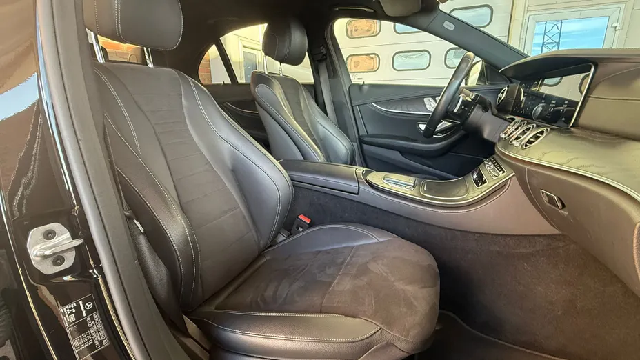 MERCEDES-BENZ E Klasa E 300 de AMG