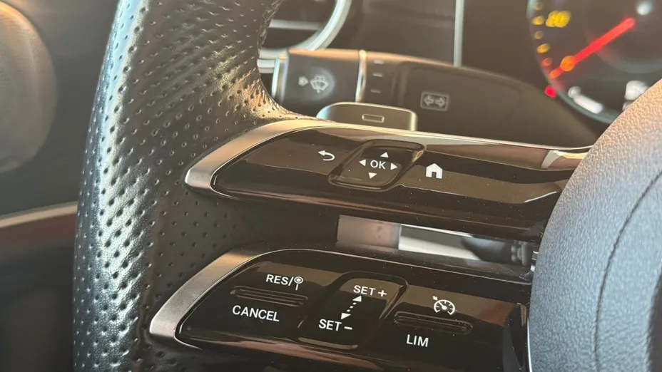 MERCEDES-BENZ E Klasa E 300 de AMG