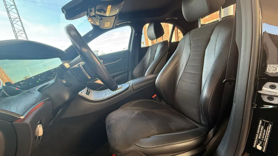 MERCEDES-BENZ E Klasa E 300 de AMG