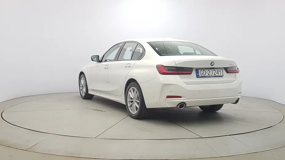 BMW Seria 3 318i aut