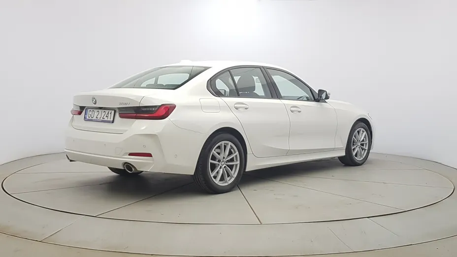 BMW Seria 3 318i aut