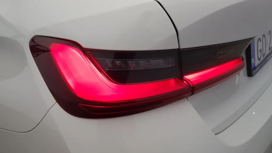 BMW Seria 3 318i aut