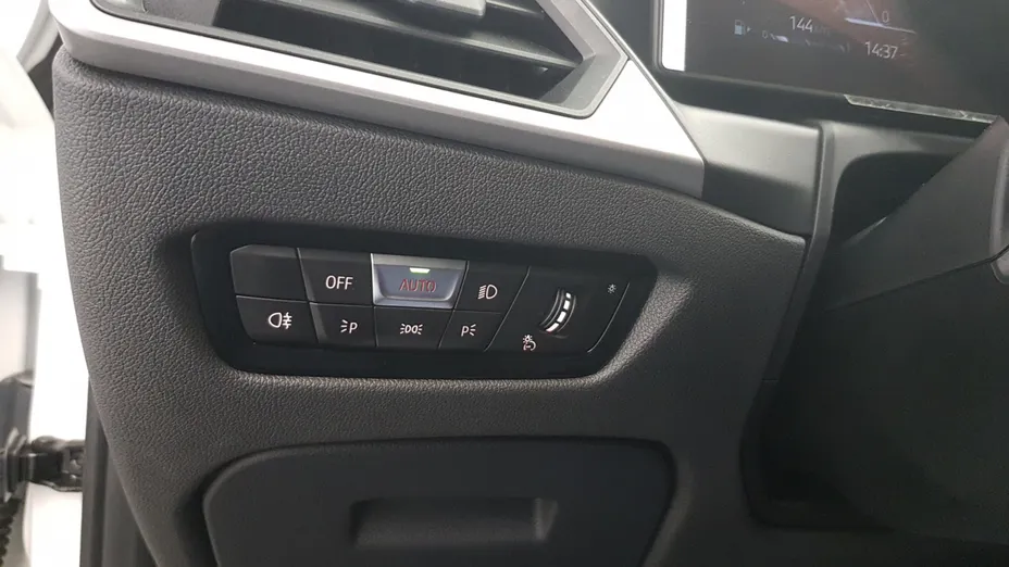 BMW Seria 3 318i aut