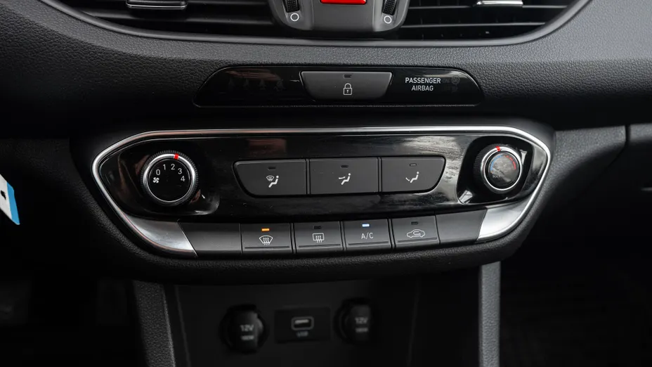 HYUNDAI i30 i30 1.0 T-GDI Modern