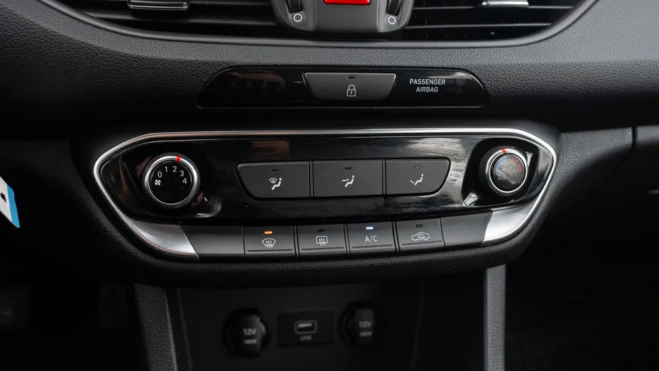 HYUNDAI i30 i30 1.0 T-GDI Modern