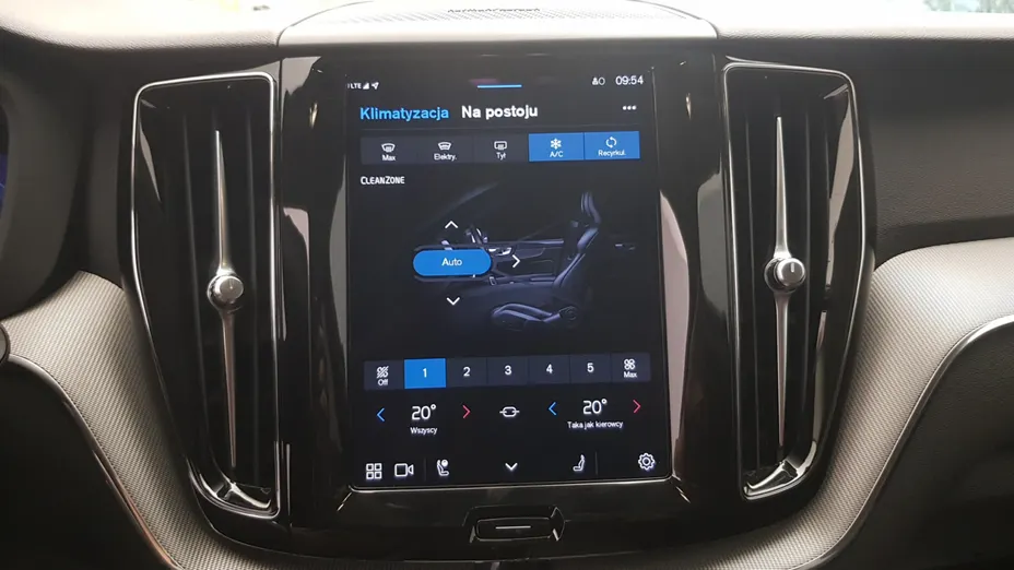 VOLVO XC60 XC60 B5 B AWD Plus Dark aut