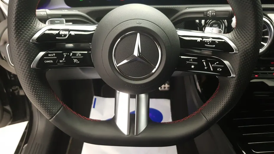 MERCEDES-BENZ CLA CLA 200 AMG Line 7G-DCT