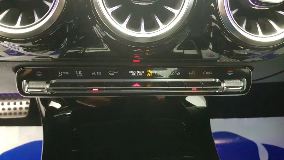 MERCEDES-BENZ CLA CLA 200 AMG Line 7G-DCT