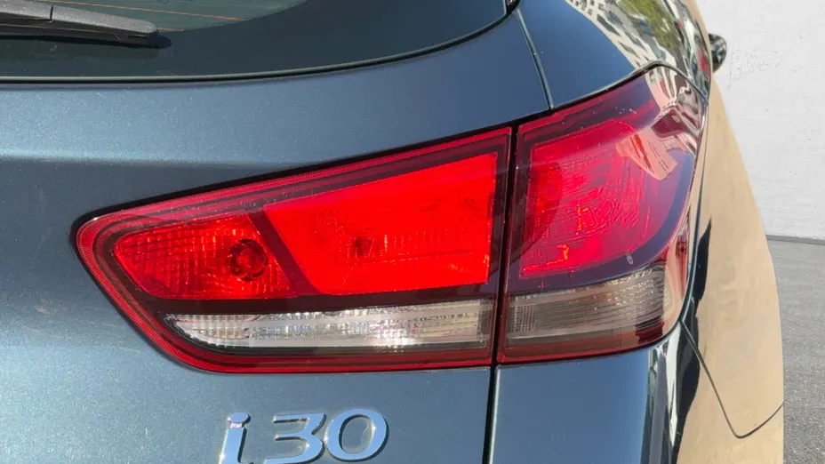 HYUNDAI i30 i30 1.0 T-GDI Modern