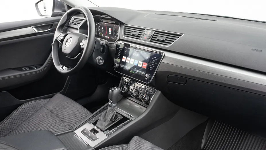 SKODA Superb Superb 2.0 TDI SCR Style DSG