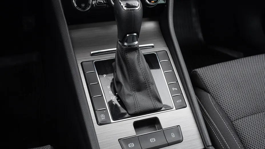 SKODA Superb Superb 2.0 TDI SCR Style DSG