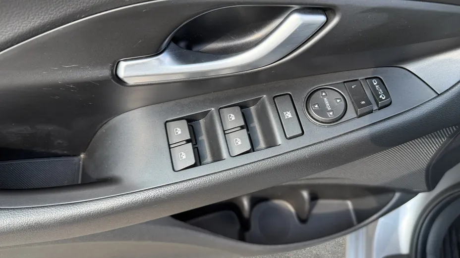 HYUNDAI i30 i30 1.5 DPI Smart
