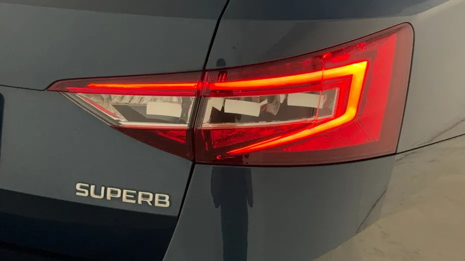 SKODA Superb Superb 2.0 TDI Ambition DSG