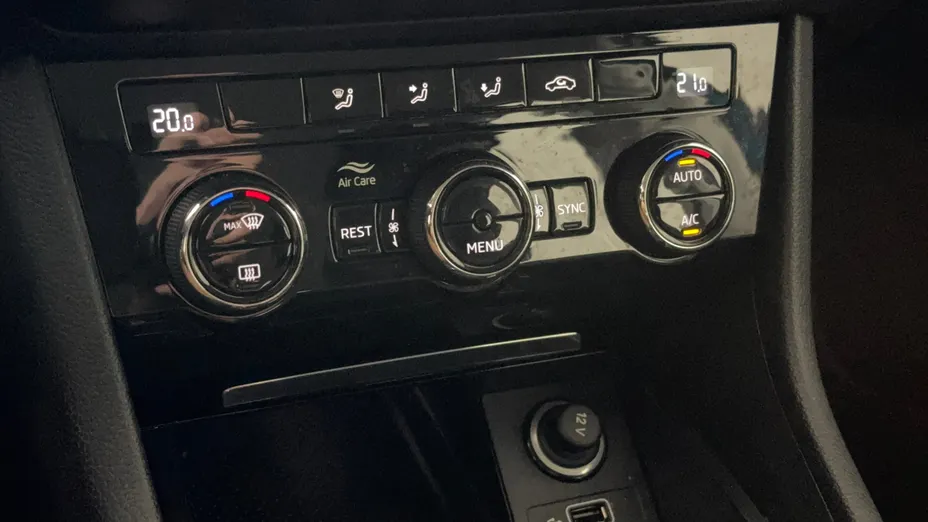 SKODA Superb Superb 2.0 TDI Ambition DSG