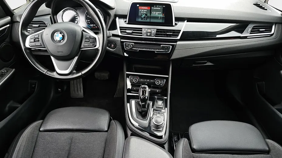 BMW Seria 2 218d Sport Line aut