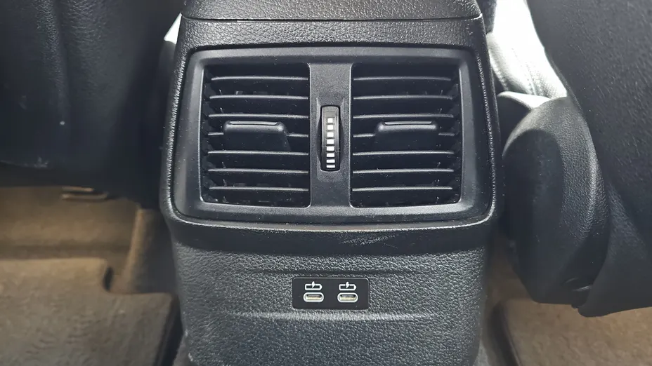 BMW Seria 2 218d Sport Line aut