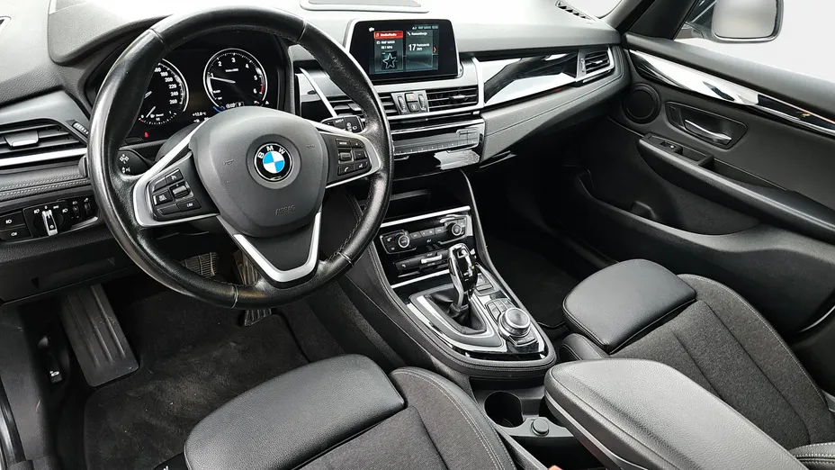 BMW Seria 2 218d Sport Line aut