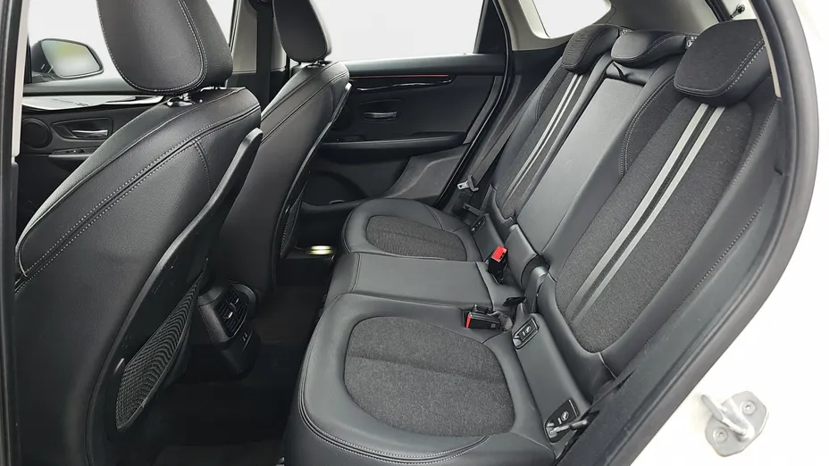 BMW Seria 2 218d Sport Line aut