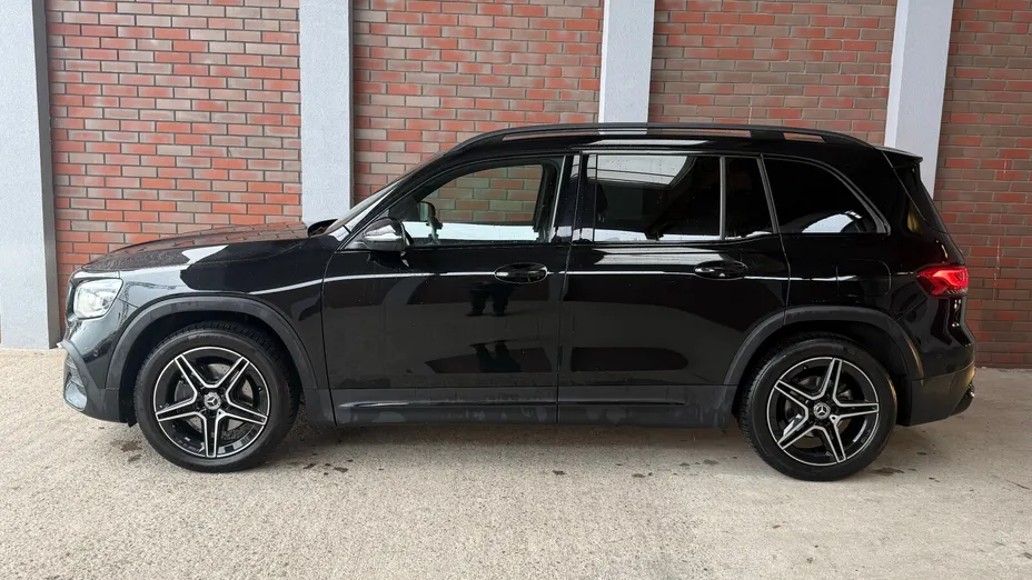 MERCEDES-BENZ GLB GLB 200 4-Matic AMG Line 8G-DCT