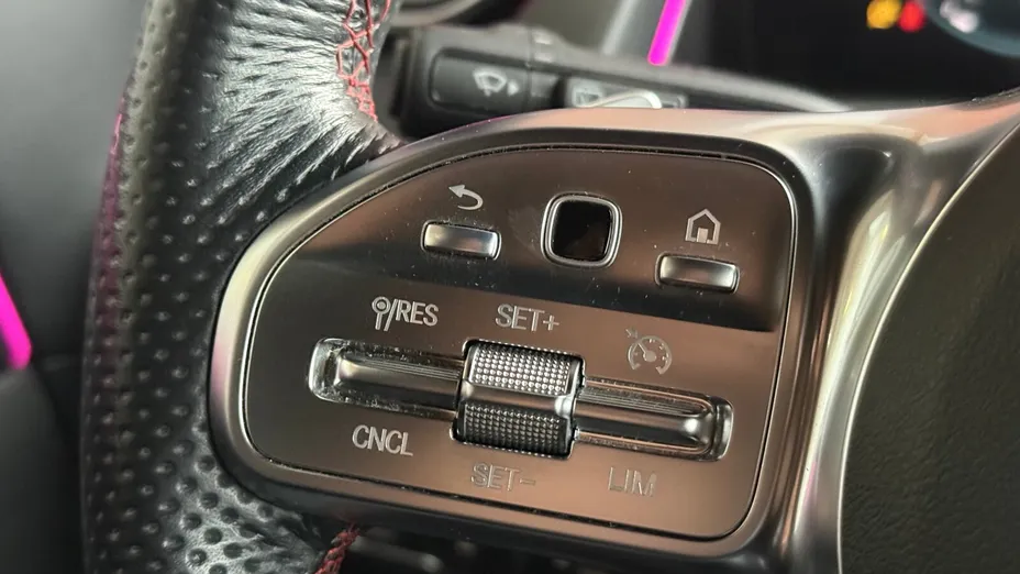 MERCEDES-BENZ GLB GLB 200 4-Matic AMG Line 8G-DCT