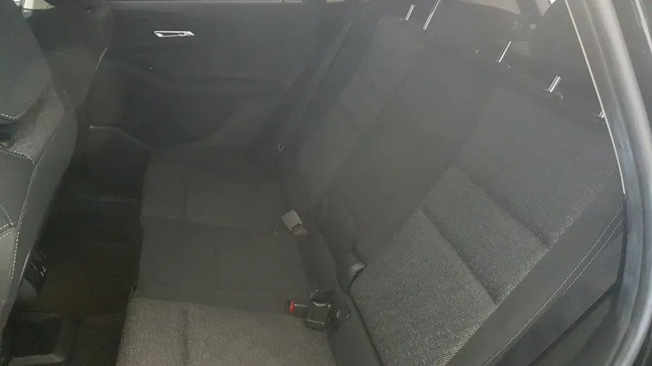 BMW Seria 2 218d aut