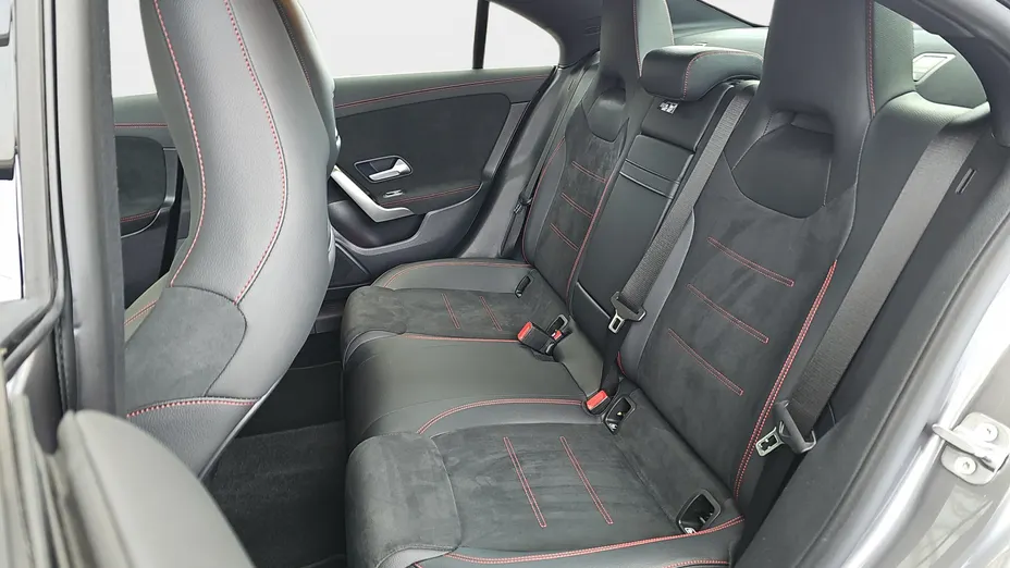 MERCEDES-BENZ CLA CLA 200 AMG Line 7G-DCT