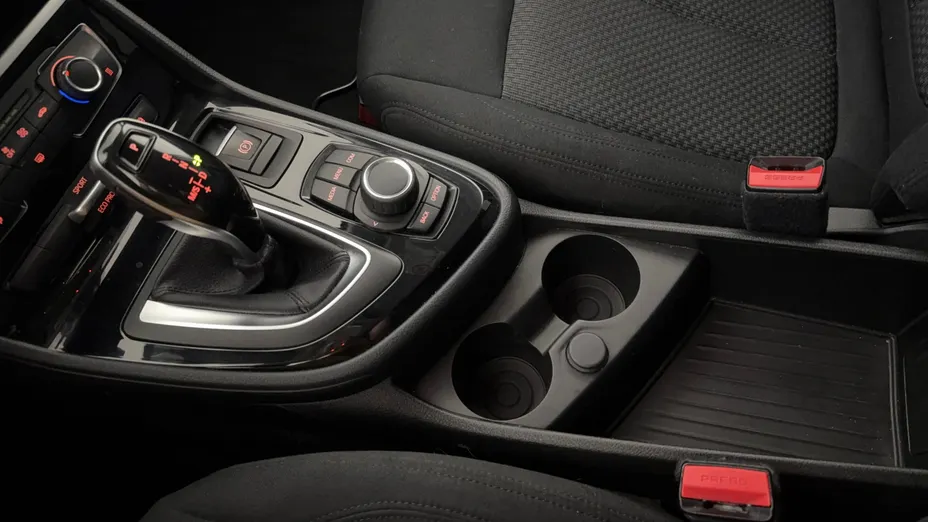 BMW Seria 2 218i GPF aut