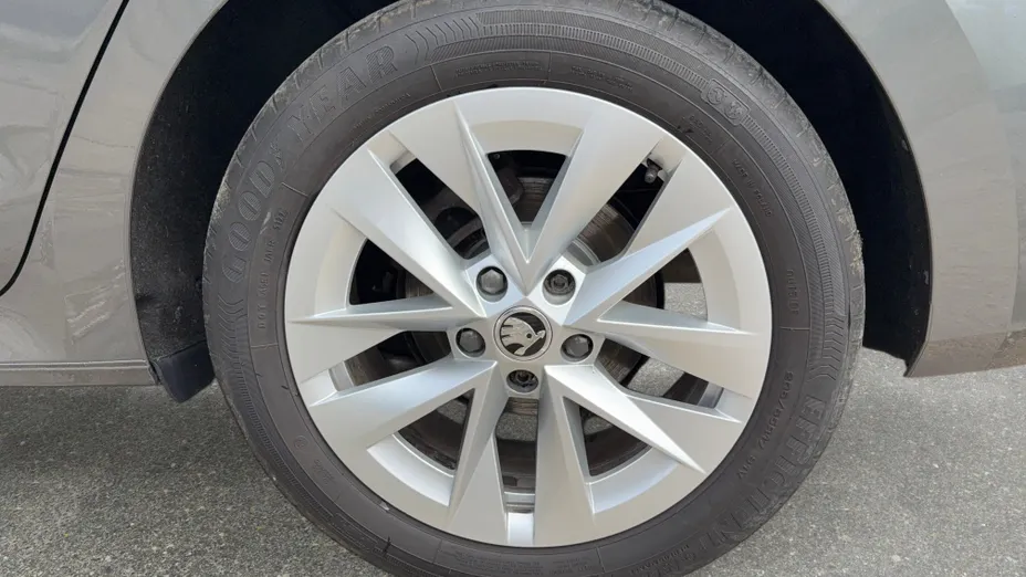 SKODA Octavia Octavia 1.5 TSI e-Tec Ambition DSG