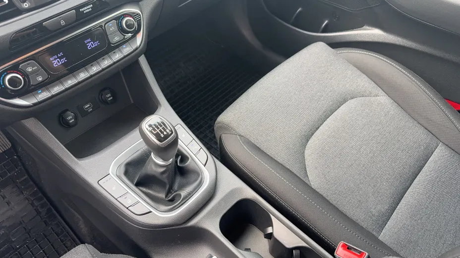 HYUNDAI i30 i30 1.5 DPI Smart