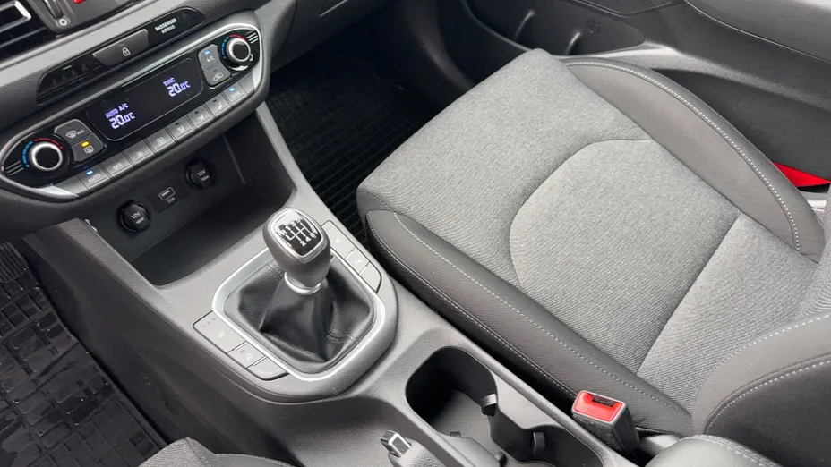 HYUNDAI i30 i30 1.5 DPI Smart