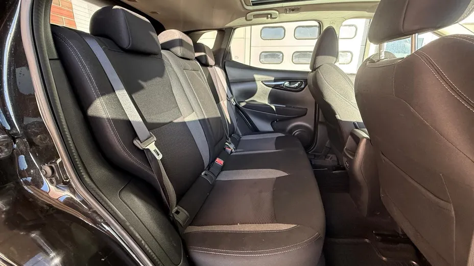 NISSAN Qashqai Qashqai 1.3 DIG-T N-Connecta DCT