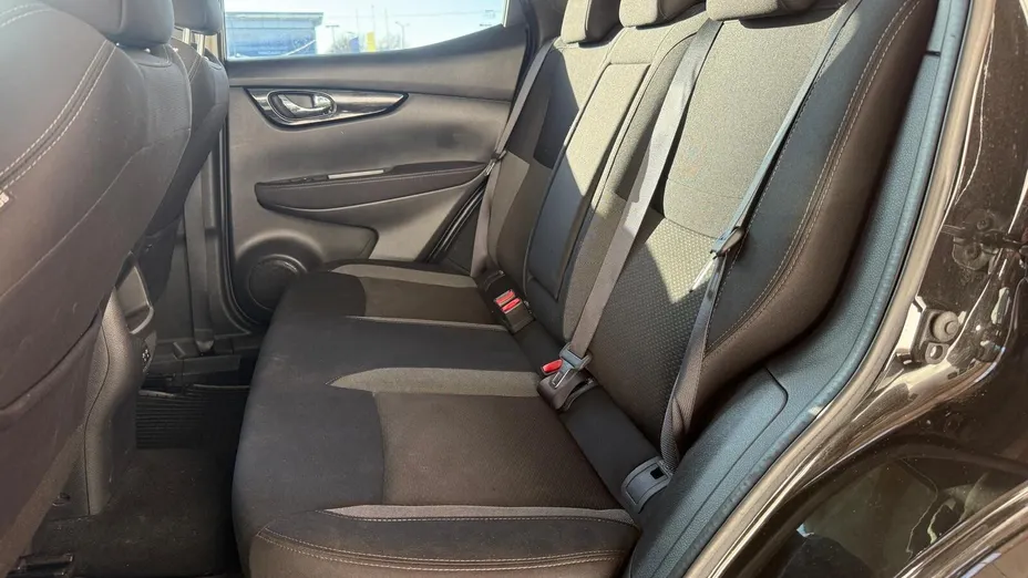 NISSAN Qashqai Qashqai 1.3 DIG-T N-Connecta DCT