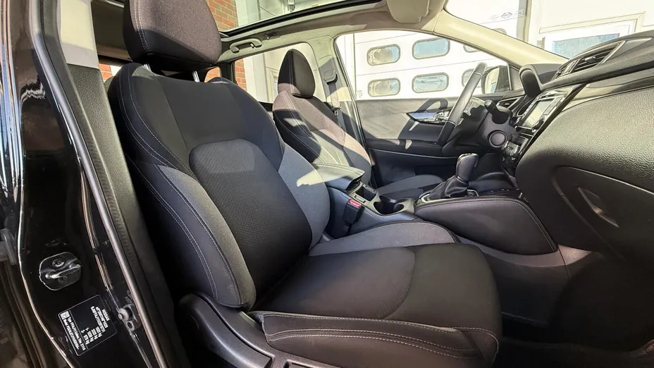 NISSAN Qashqai Qashqai 1.3 DIG-T N-Connecta DCT