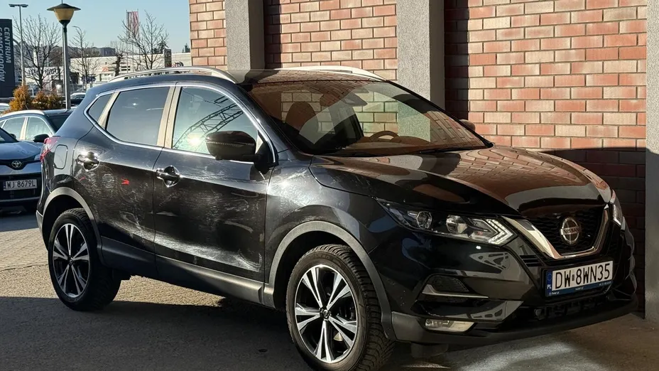 NISSAN Qashqai Qashqai 1.3 DIG-T N-Connecta DCT