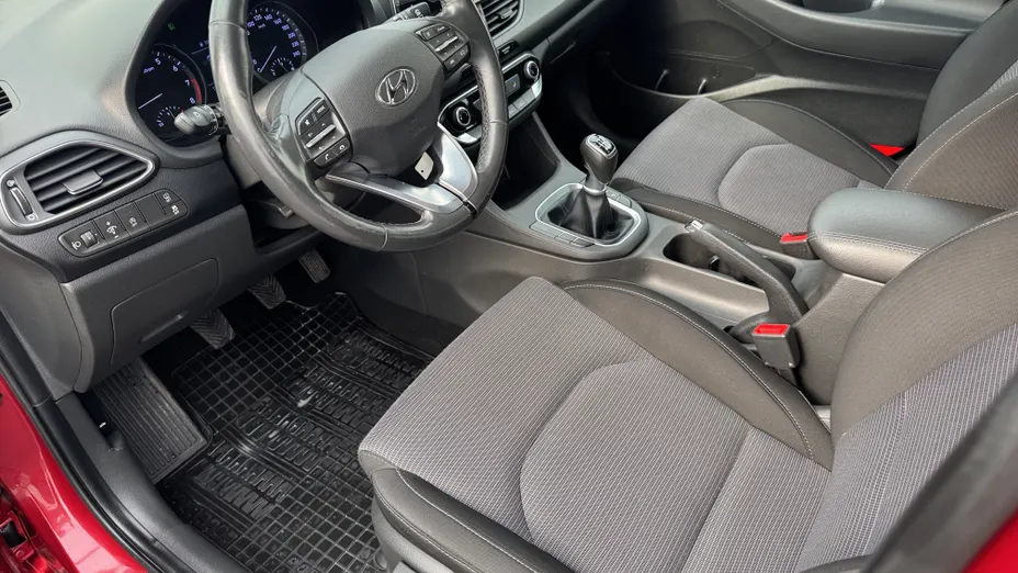 HYUNDAI i30 i30 1.5 DPI Classic +